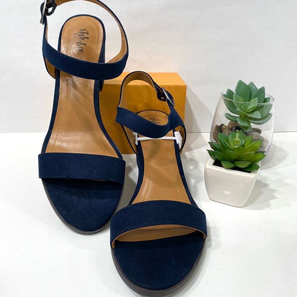Style & Co Mollee in blue NWO with box.